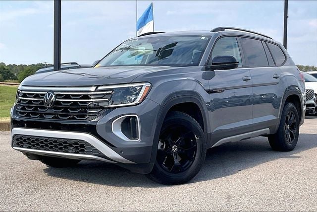 2024 Volkswagen Atlas 2.0T Peak Edition SEL