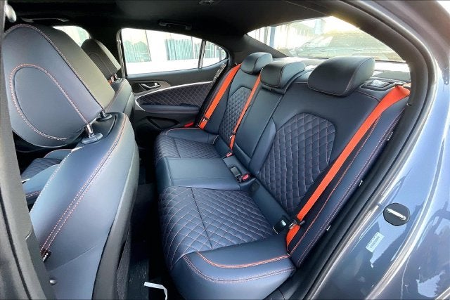 2027 Genesis G70 2.5T Prestige