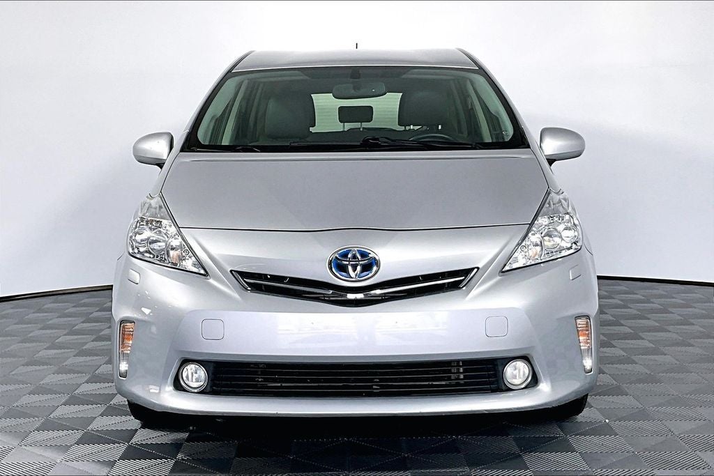 2014 Toyota Prius v Five