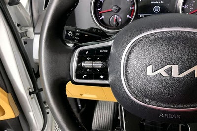 2023 Kia Carnival LX Seat Package