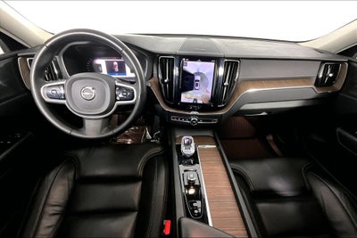 2023 Volvo XC60 B5 Ultimate Bright Theme