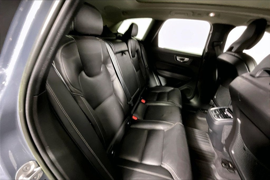 2023 Volvo XC60 B5 Ultimate Bright Theme