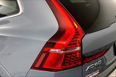 2023 Volvo XC60 B5 Ultimate Bright Theme