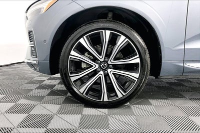 2023 Volvo XC60 B5 Ultimate Bright Theme