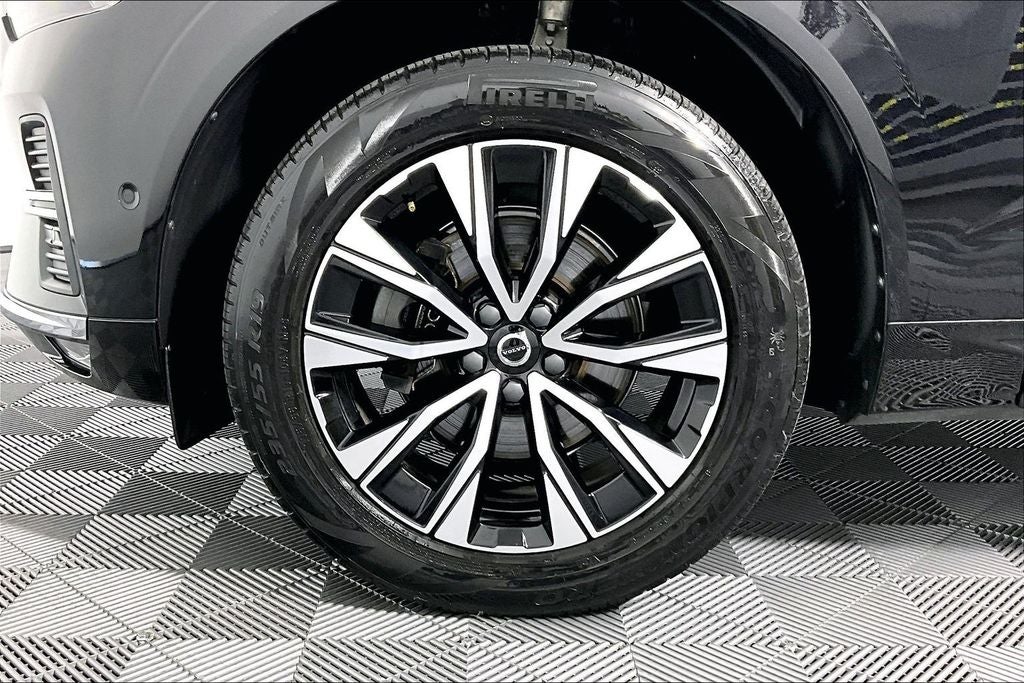 2023 Volvo XC60 B5 Plus Bright Theme