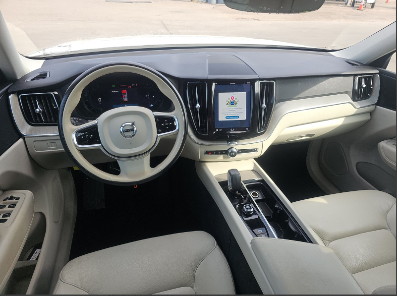 2023 Volvo XC60 B5 Plus Bright Theme