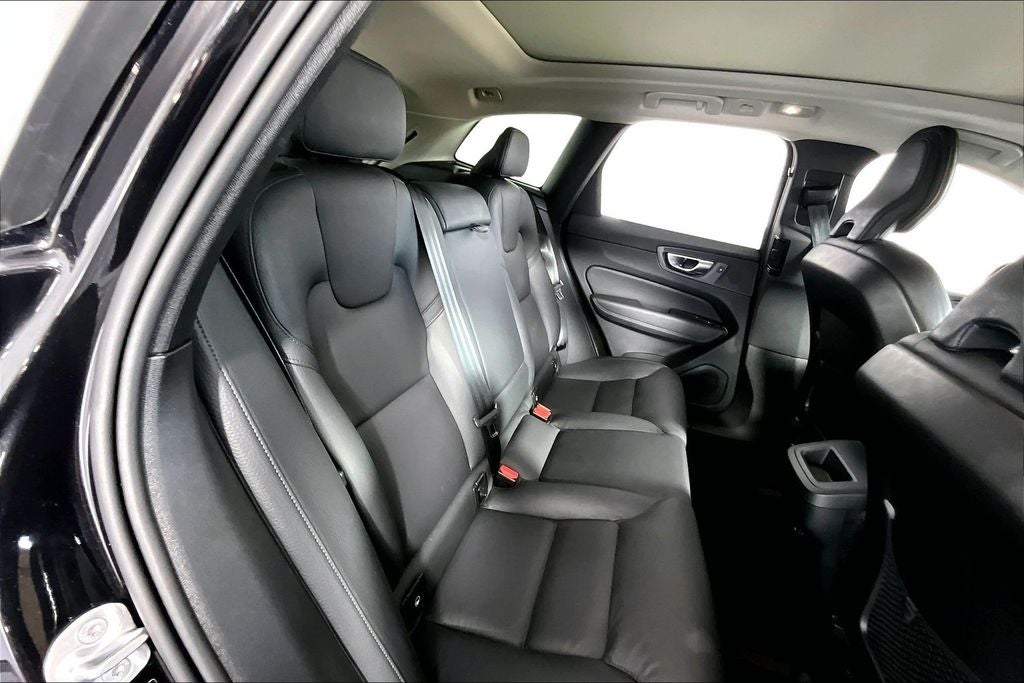 2024 Volvo XC60 B5 Plus Dark Theme