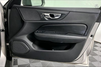 2025 Volvo V60 Cross Country B5 Plus