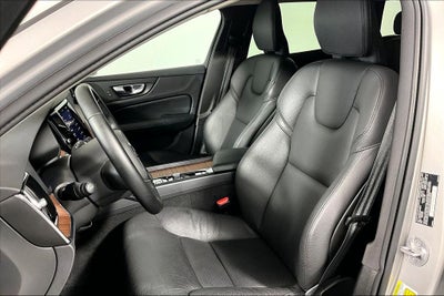2025 Volvo V60 Cross Country B5 Plus