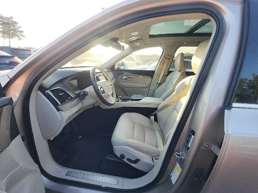 2023 Volvo XC90 B6 Plus 7-Seater