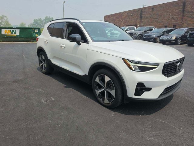 2023 Volvo XC40 Ultimate