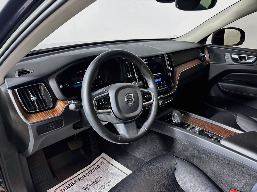 2023 Volvo XC60 B5 Plus Bright Theme