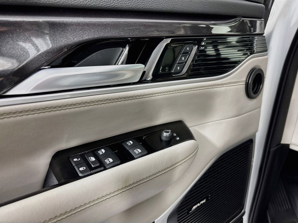 2024 Jeep Wagoneer Base