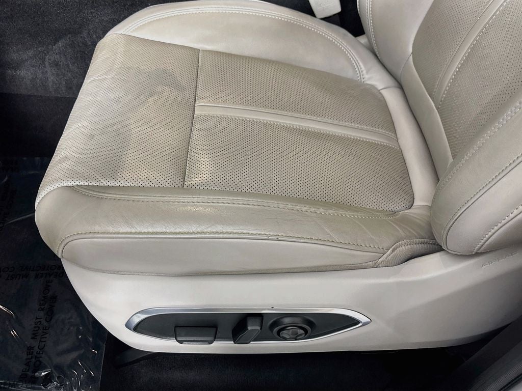 2024 Jeep Wagoneer Base