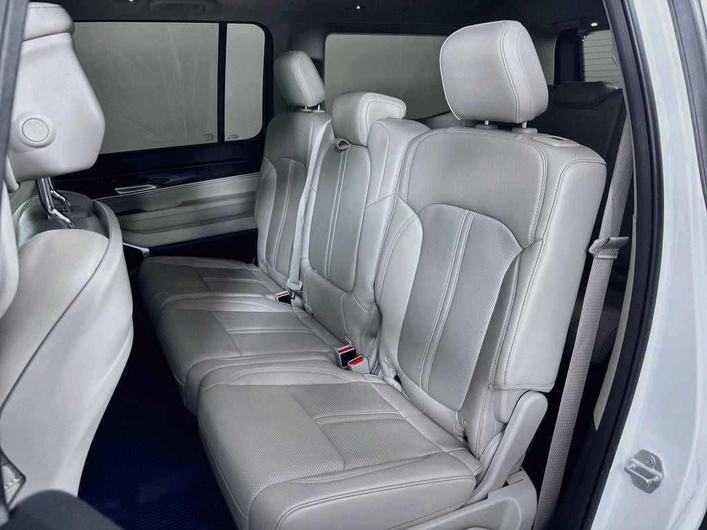 2024 Jeep Wagoneer Base