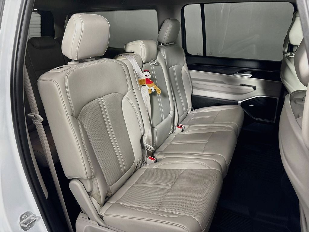 2024 Jeep Wagoneer Base