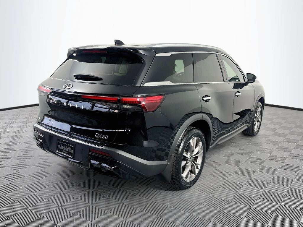 2023 INFINITI QX60 LUXE