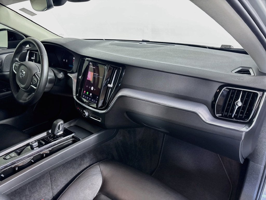2024 Volvo S60 B5 Core Dark Theme