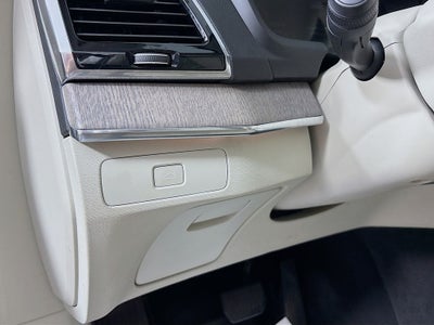 2024 Volvo XC90 B6 Plus Bright Theme