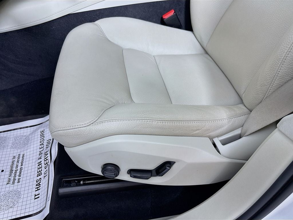 2024 Volvo XC90 B6 Plus Bright Theme