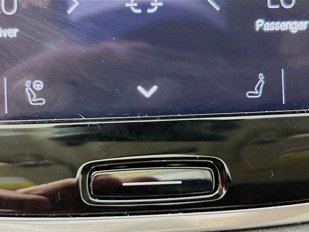 2024 Volvo XC90 B6 Plus Bright Theme