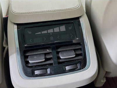 2024 Volvo XC90 B6 Plus Bright Theme
