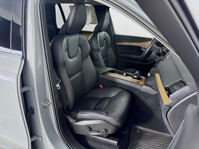 2024 Volvo XC90 B6 Plus Bright Theme